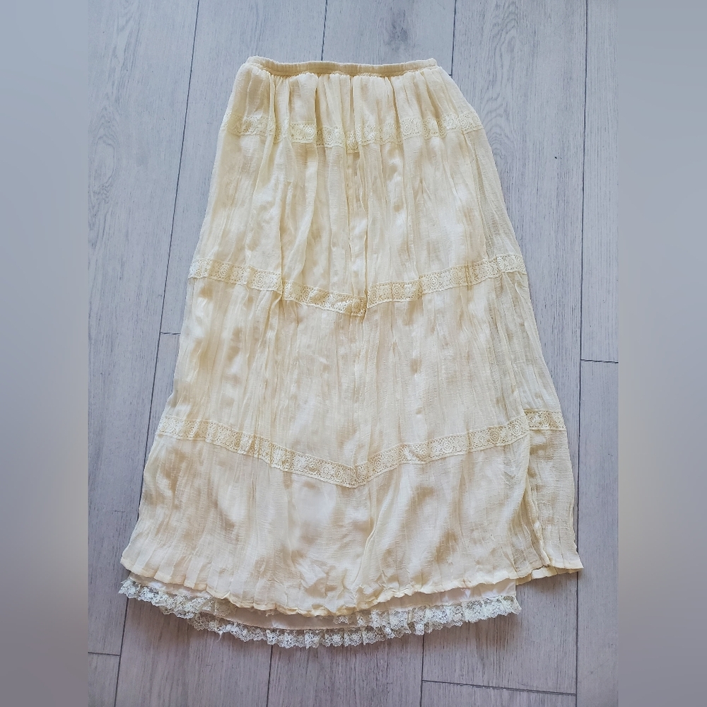 Chic Cream Lace Maxi Skirt
